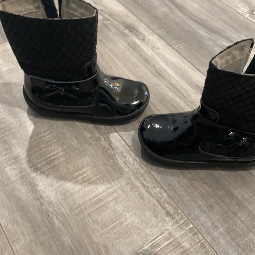 BLACK girls boots. Size 23